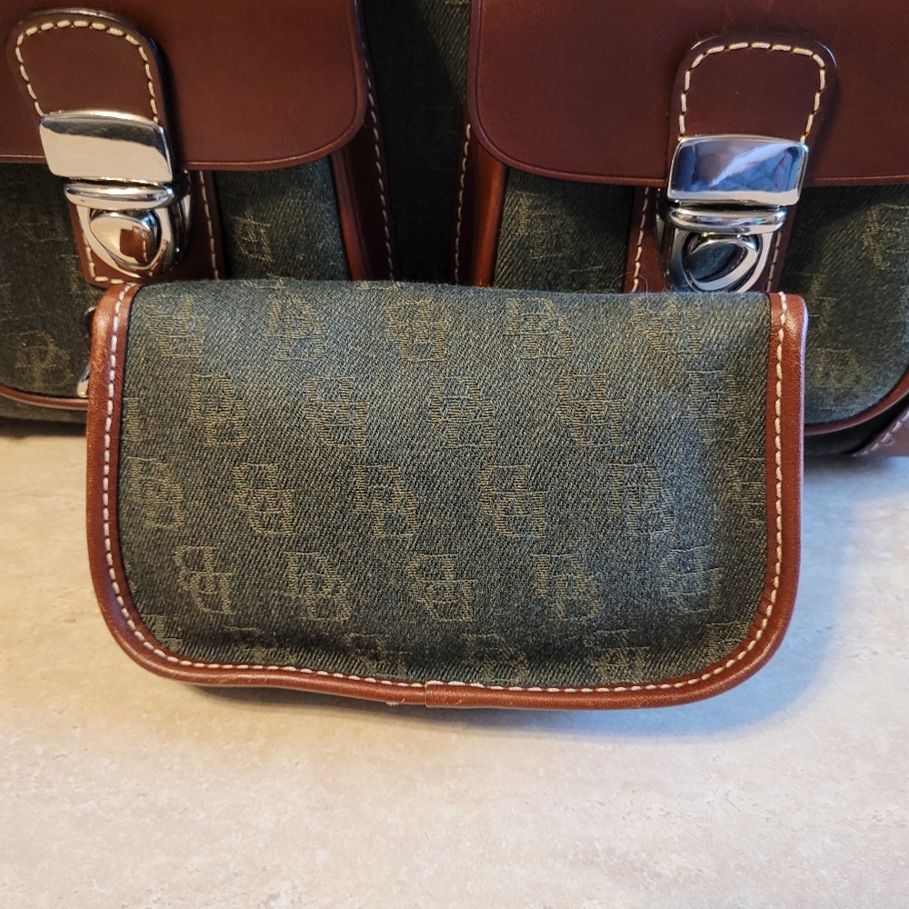 Dooney & Bourke Vintage Double Pocket Satchel w/ Flap, & Wristlet, EUC!! - Picture 8 of 16